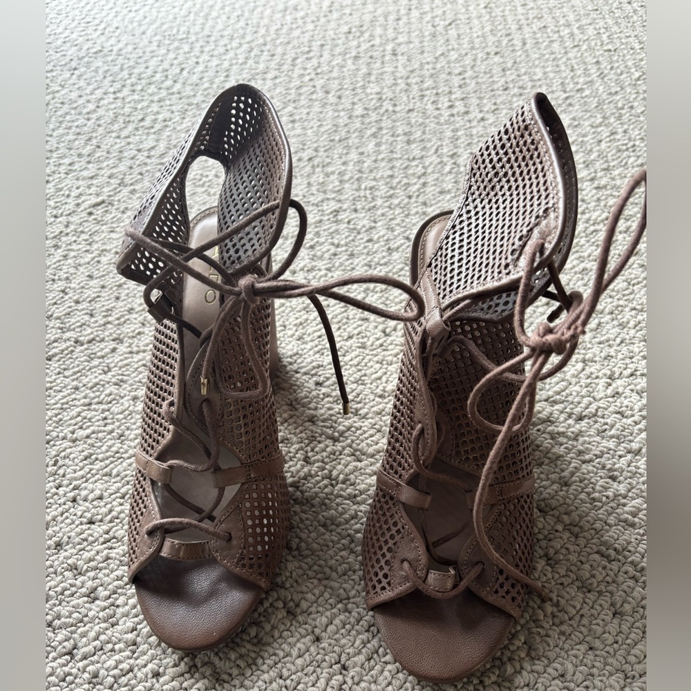 NWT Aldo Alycia Taupe Lace-Up Women's heels